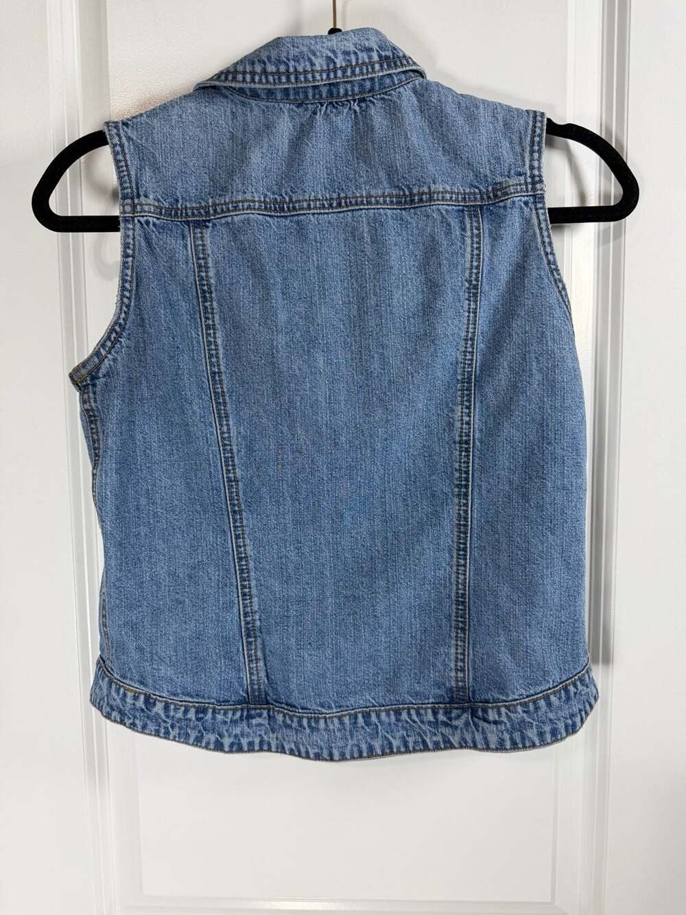 Harold's Women's Classic Medium Wash Button Down Denim Vest - Picture 3 of 3